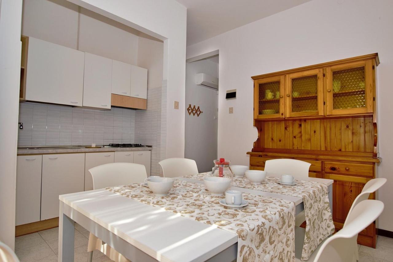 Residenza Valcris Apartamento Lignano Sabbiadoro Exterior foto