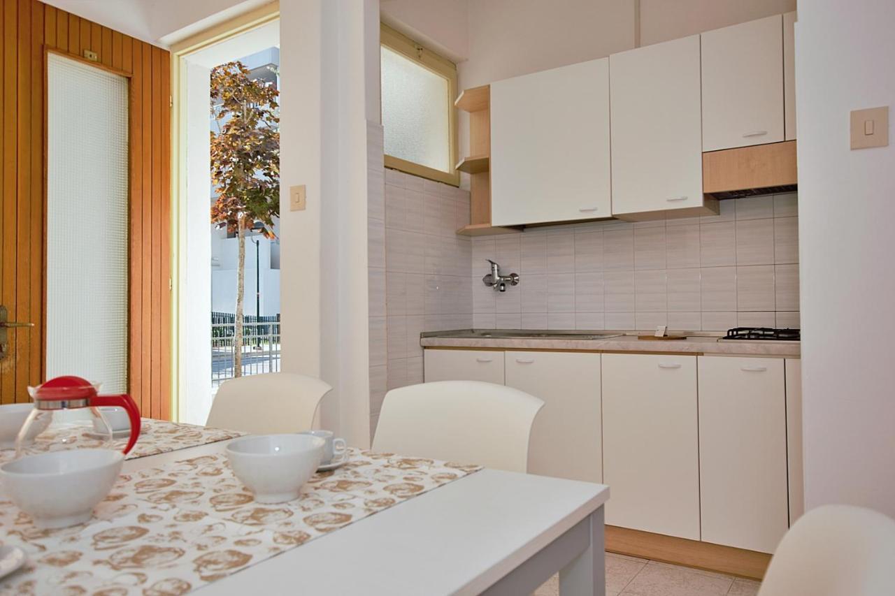 Residenza Valcris Apartamento Lignano Sabbiadoro Exterior foto