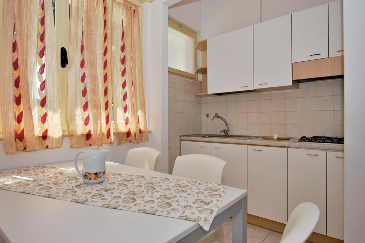 Residenza Valcris Apartamento Lignano Sabbiadoro Exterior foto