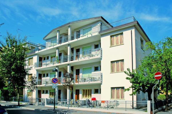 Residenza Valcris Apartamento Lignano Sabbiadoro Exterior foto